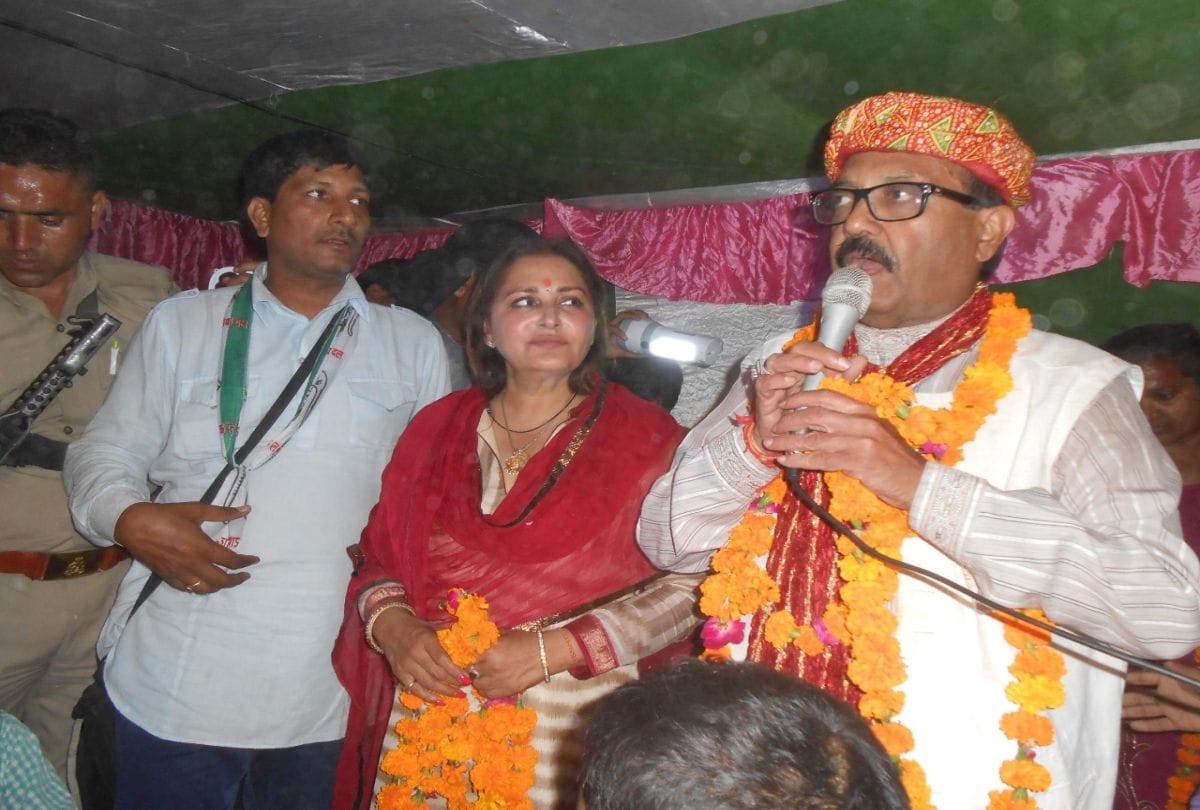 Amar Singh campaigned for Dimple Yadav in Firozabad During by-election