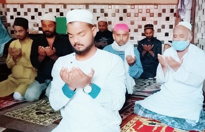 Hathras: Elimination of Corona virus, blessings of peace in the country