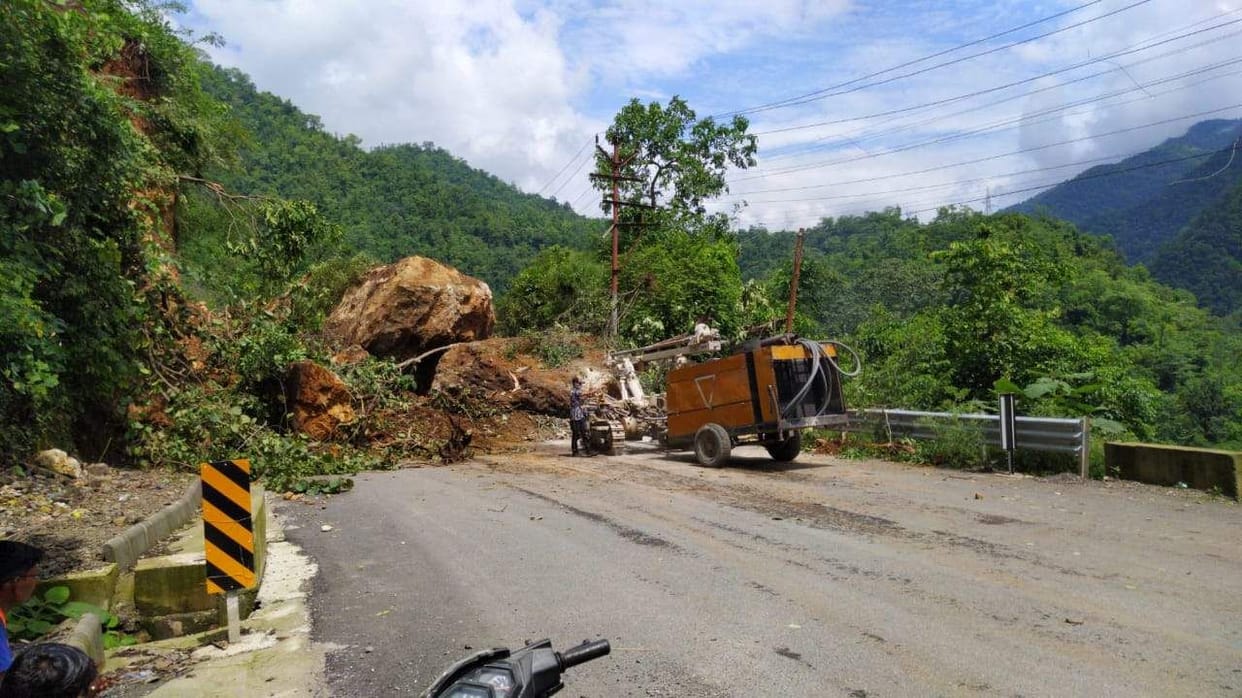 Highway closed for 7 hours after arrival of Boulder