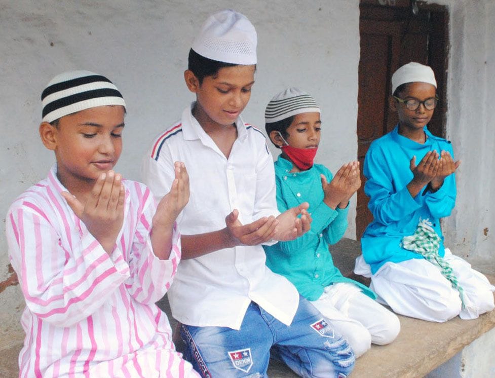 bakareed kee namaaj mein korona se salaamatee kee dua