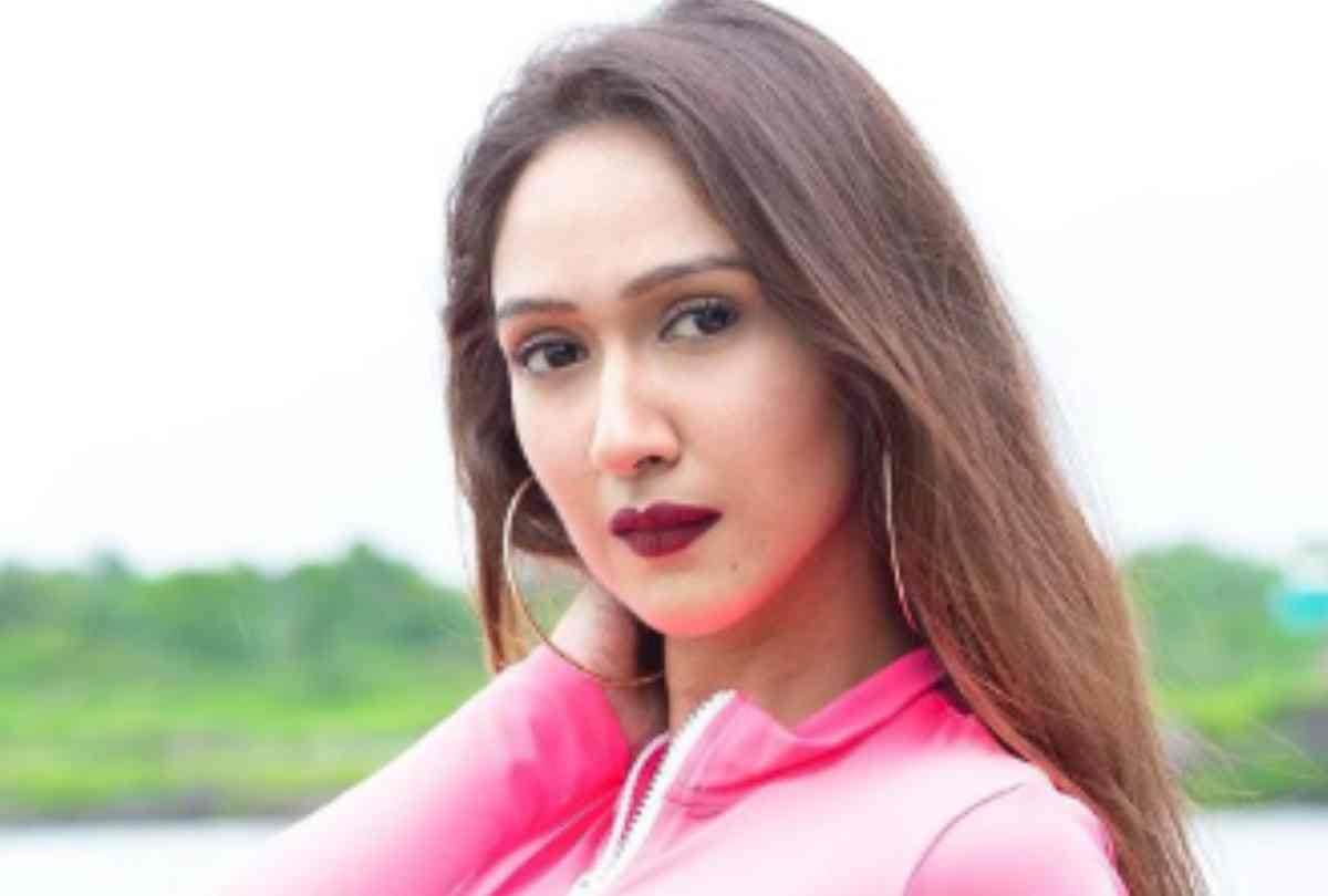 sushant singh rajput friend krissann barretto broke silence over rhea chakraborty