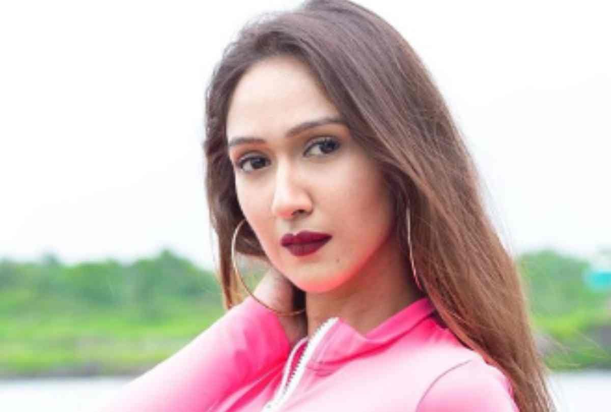 sushant singh rajput friend krissann barretto broke silence over rhea chakraborty