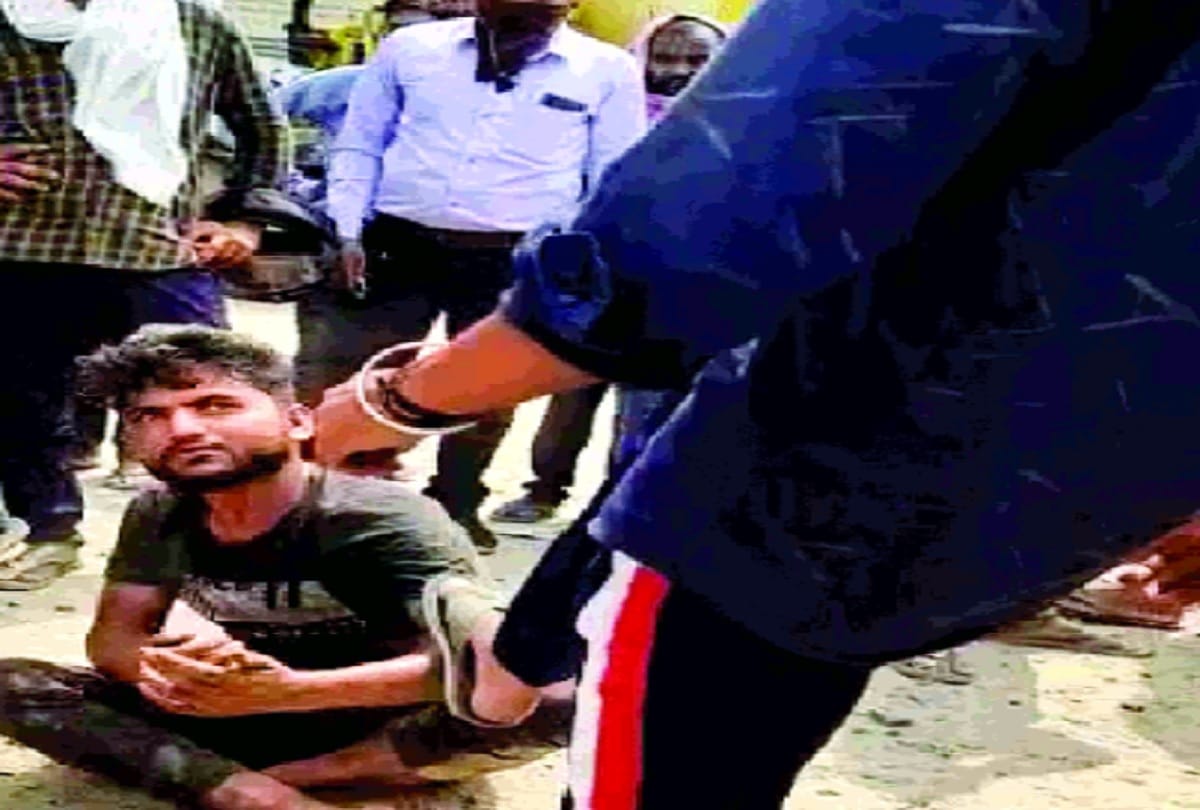 gurugram crowd beat meat supplier in doubt of beef one accused arrested