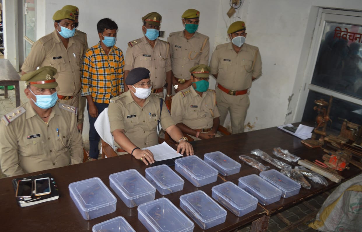 Hathras: Factory of gun factory caught, one arrested