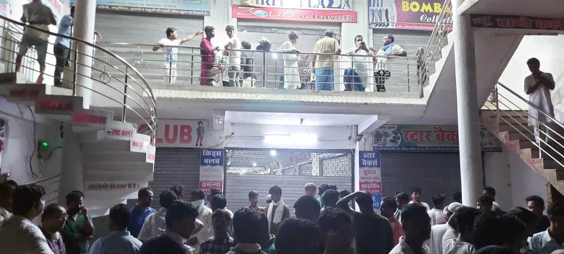 Thieves committed major crime in Azamgarh, 28 shops of Dhangal Dali Complex