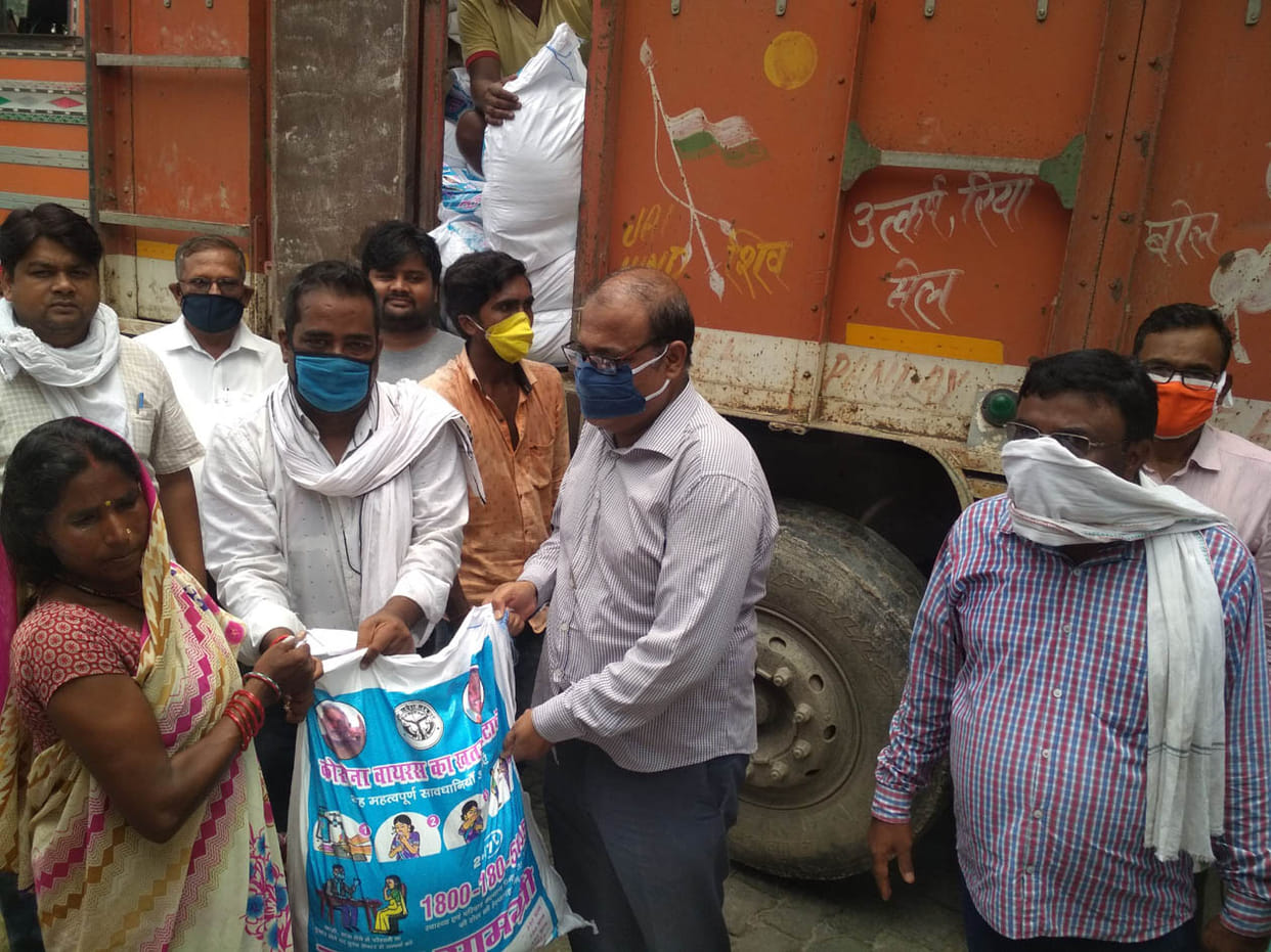 aid matterial distributed in flood victim