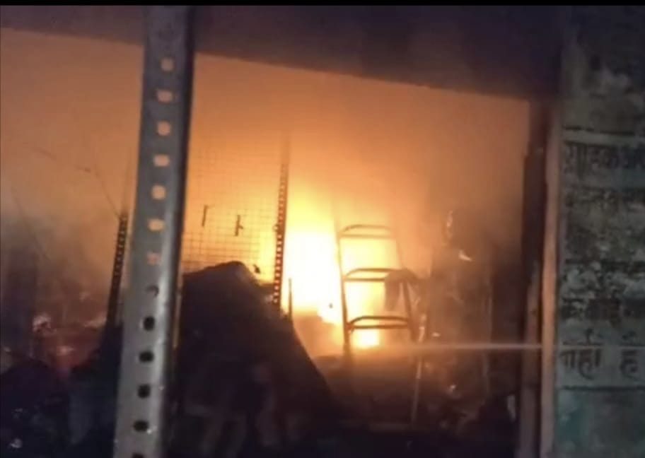 fire, accident, in firozabad
