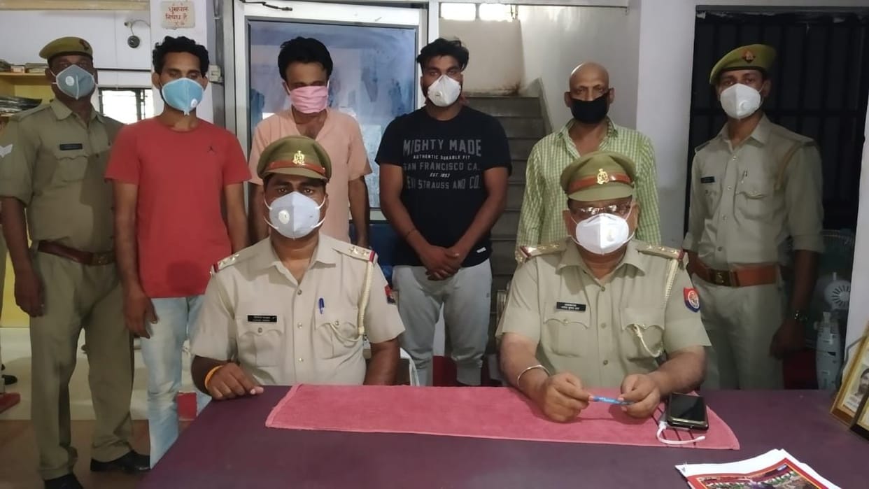 Hathras: Four vicious fraudsters arrested in the name of getting jobs