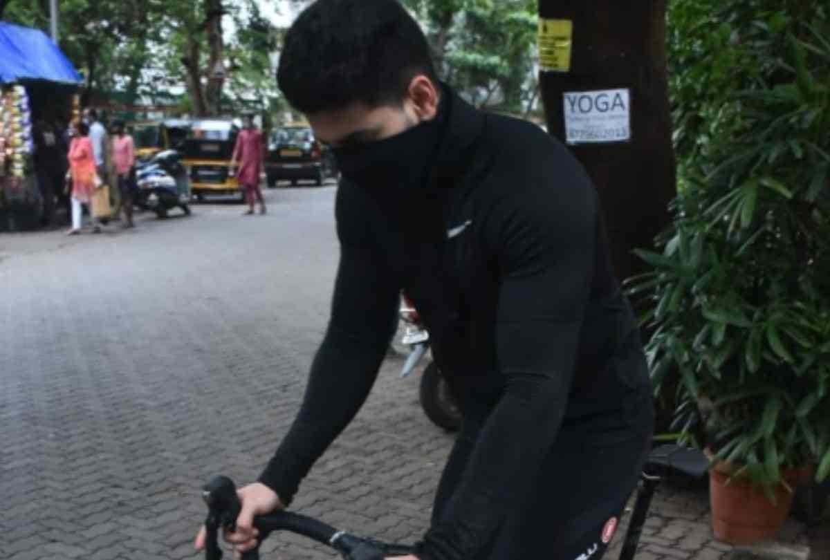 ranbir kapoor to sara ali khan Bollywood and television actors took to cycling to workout