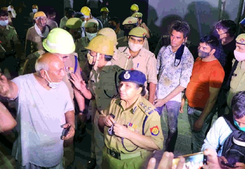 Under construction building collapses in Noida sector 11 many died and injured