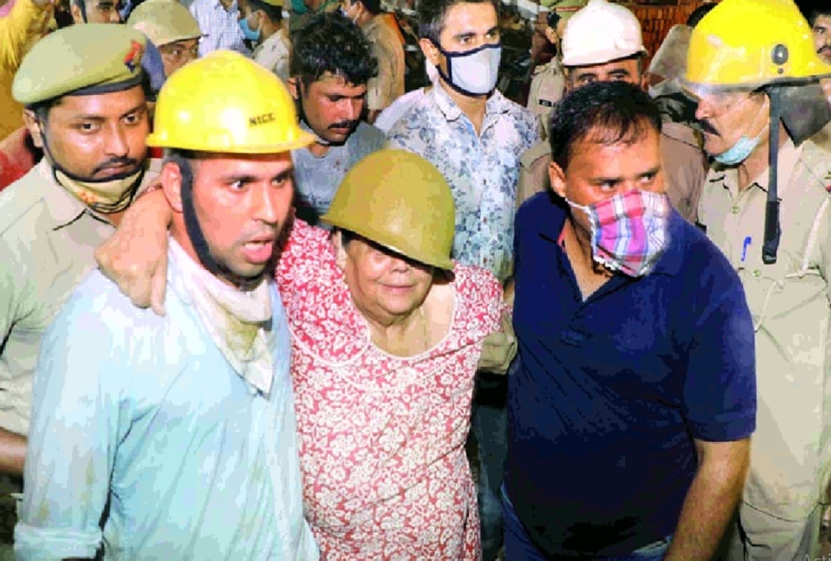 Noida Sector 11 under construction building collapses injured plumber shares his experience