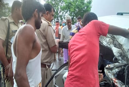 Pratapgarh News: The meaning of parents and sons, together, shook people