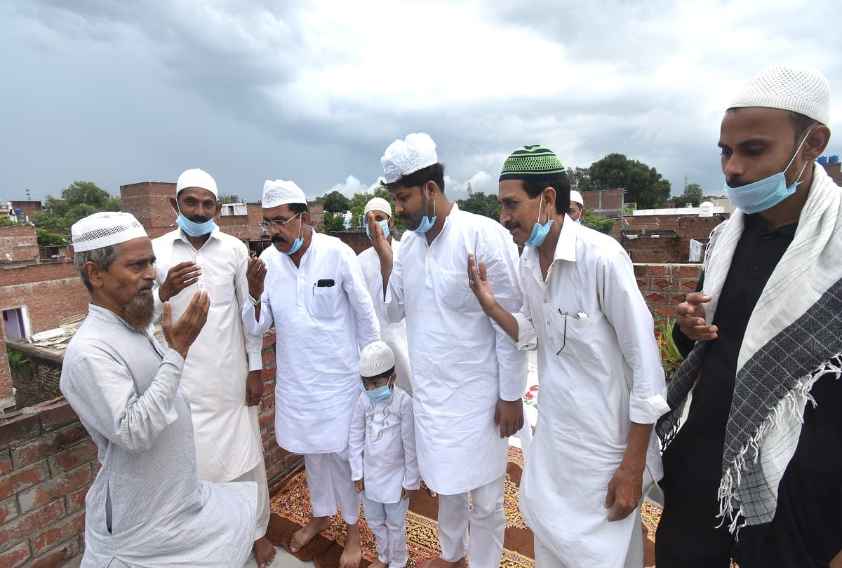 The sacrifice offered in the Lord's Bargah amid silence