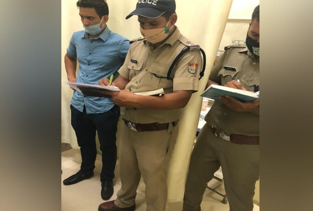 Firing on Liquor shop workers in Dehradun for loot