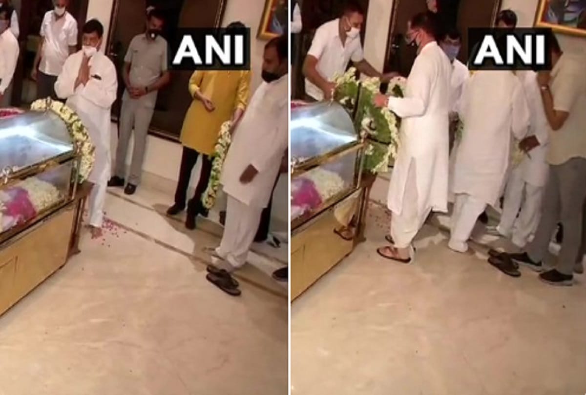 mortal remains of senior leader and MP amar singh brought to his residence in chhattarpur delhi
