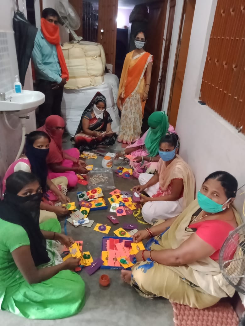 Rakhi of women's groups will be decorated on the wrist of brothers