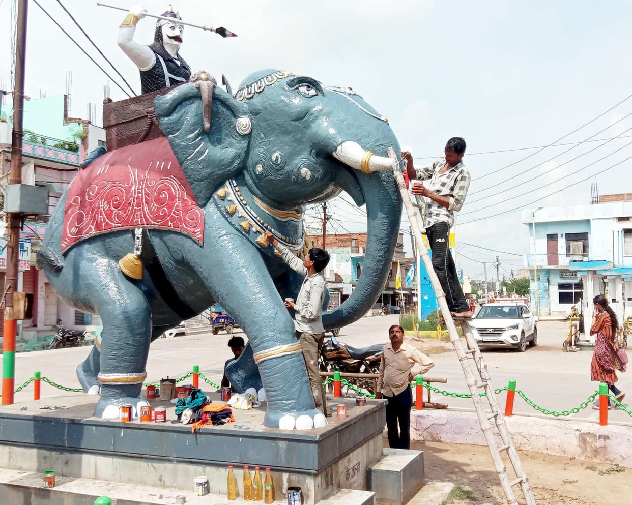 Painting of Alha-Udal statues started on Rakshabandhan festival in mahoba