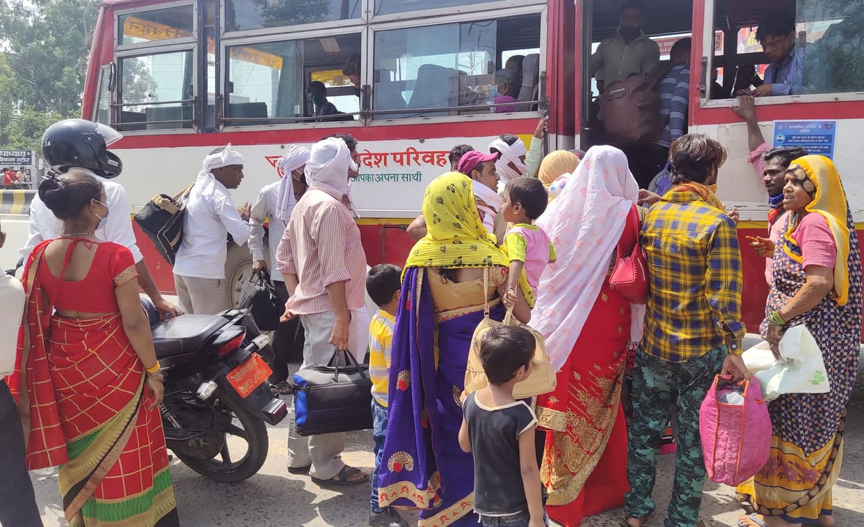 rakhyabandhan, pasengers, trevel, firozabad