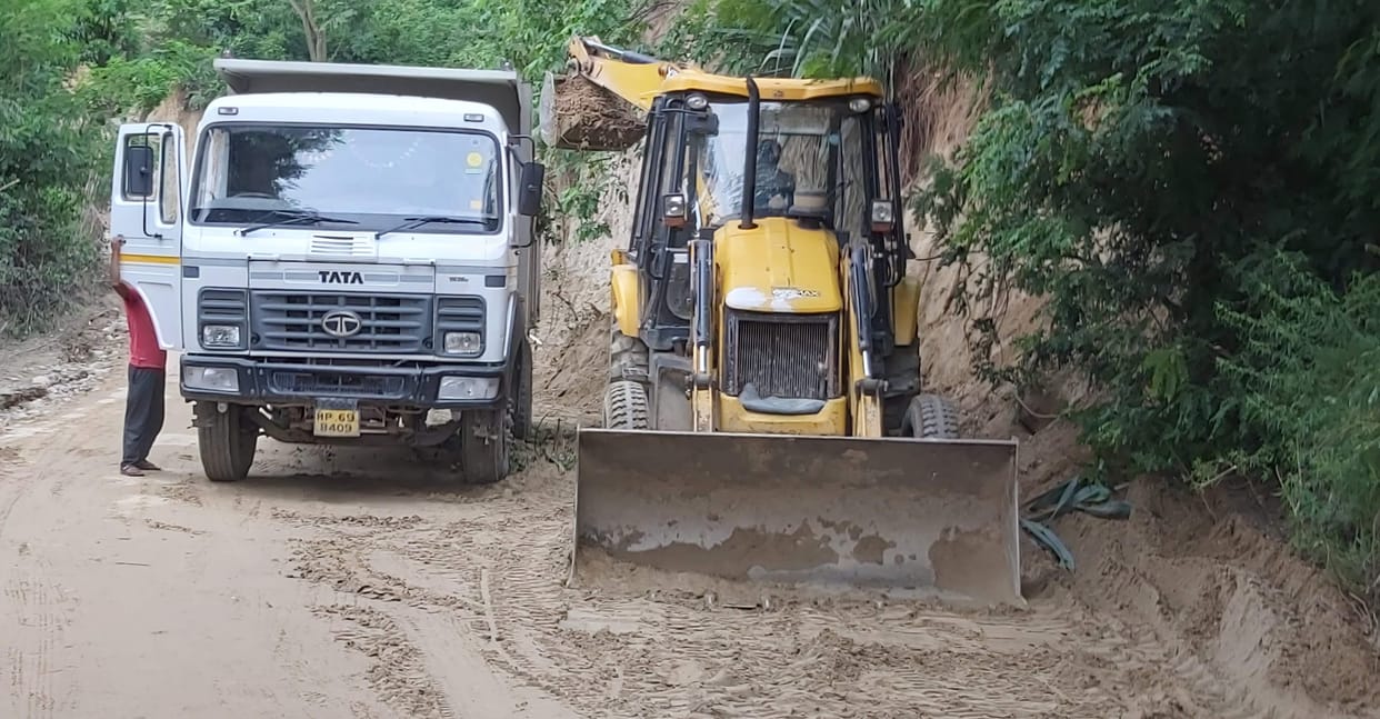 Landslides amidst rain damaged 18 roads of Zanduta