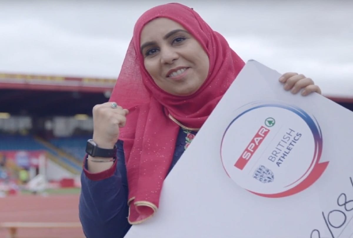 muslim women zahra butt wear hijab practice boxing in britain