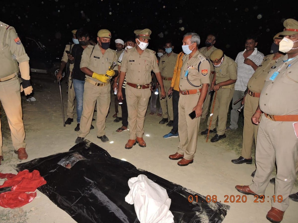 Teenager girl murder strangled in bhadohi dead body found