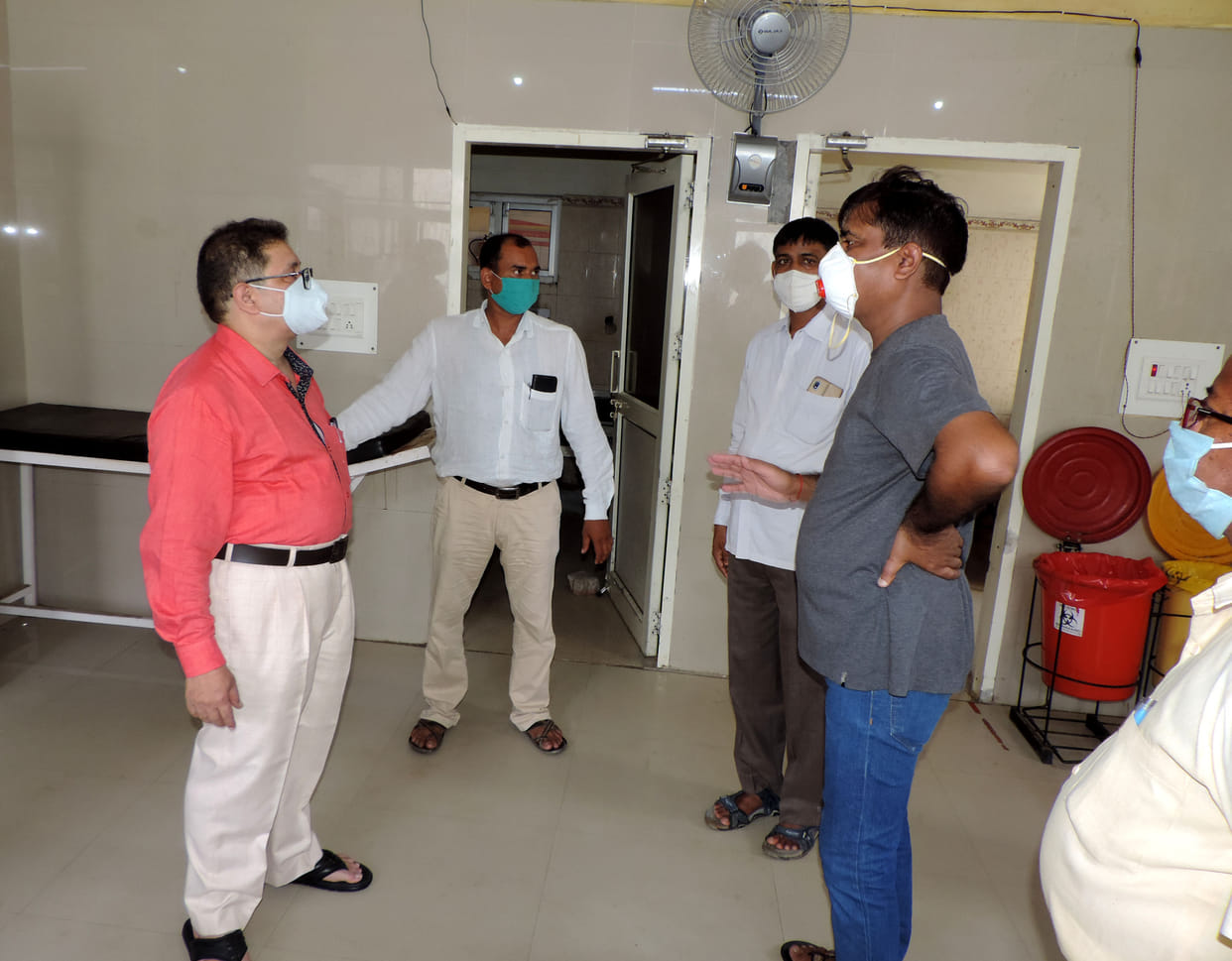 Keep more than one meter distance between patients' beds