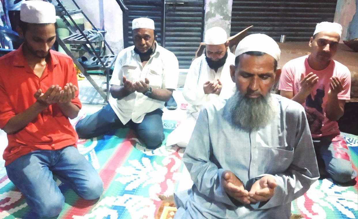 Prayers for peace in Pachhwadun mosques