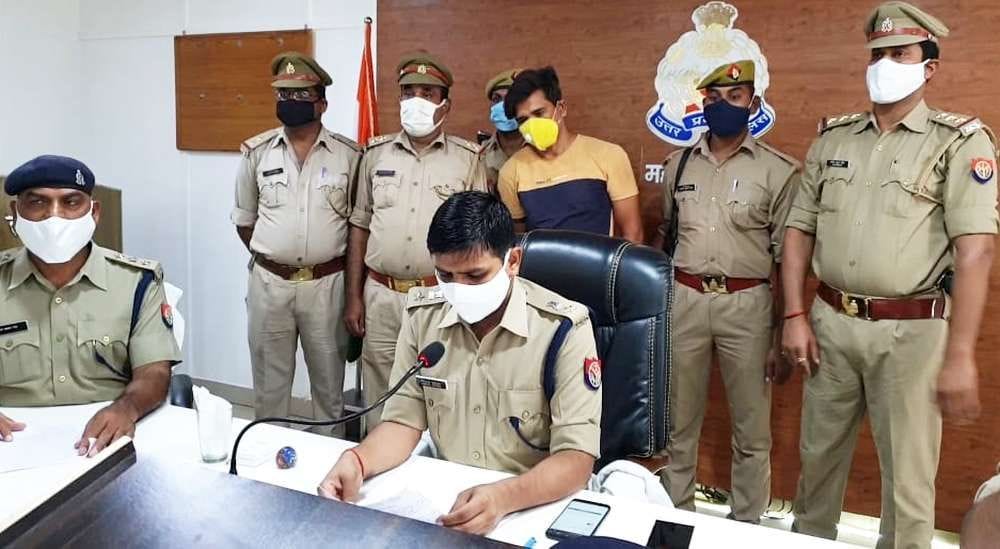 Reward of 20 thousand caught in encounter in mahoba