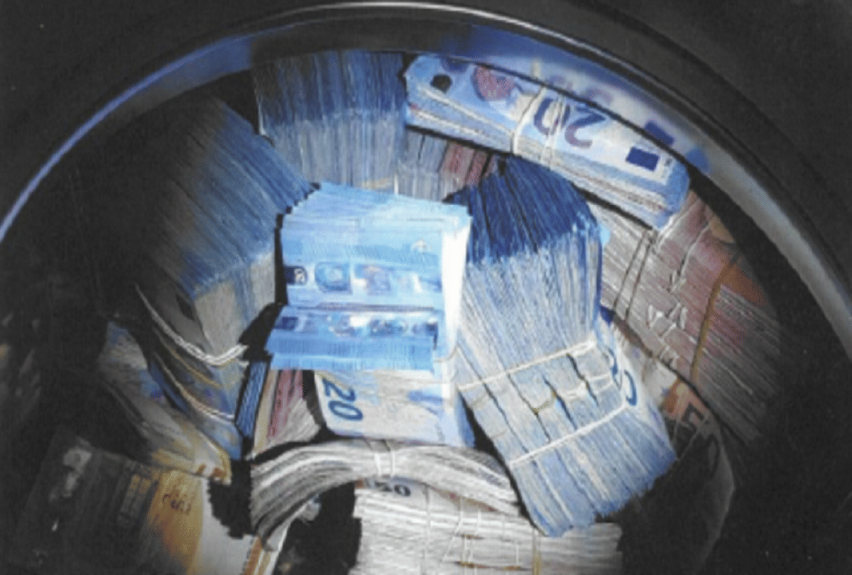 coronavirus fear wash 14 lakh rupees in washing machine in south korea