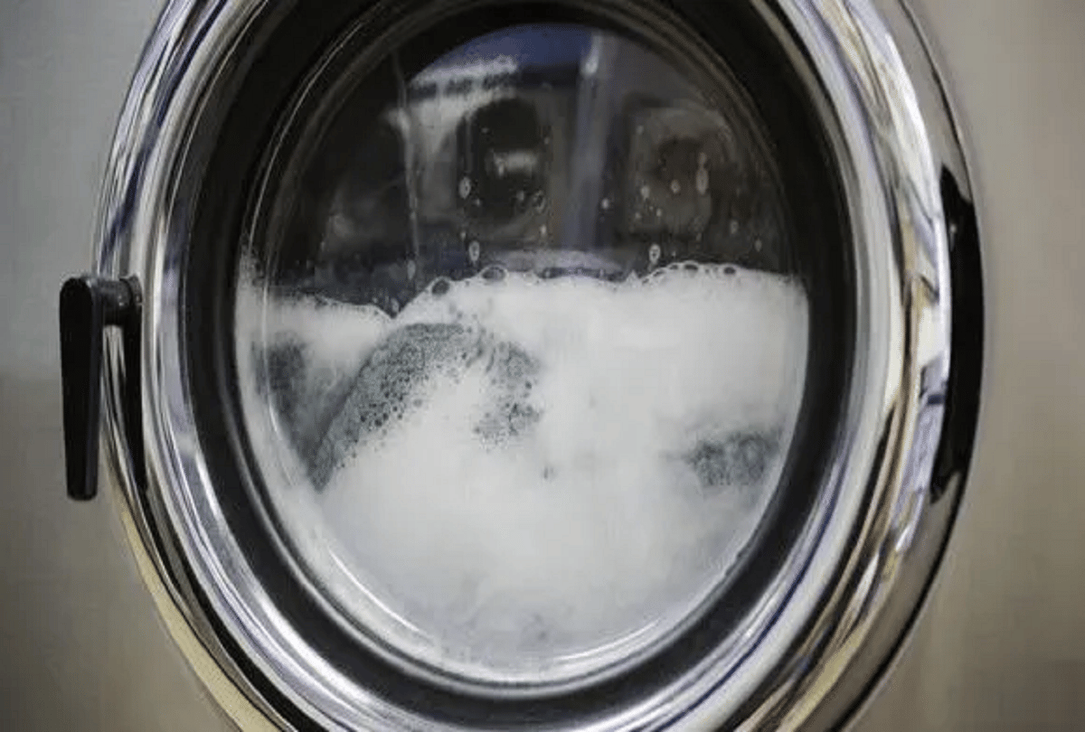 coronavirus fear wash 14 lakh rupees in washing machine in south korea