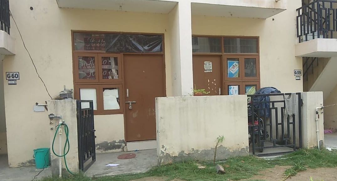 Couple shot in BPL flat of Omaxe City, husband Gambhir