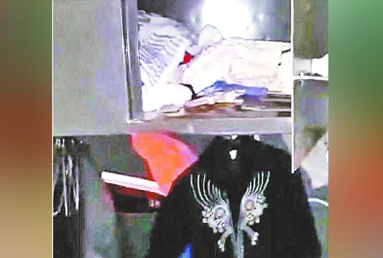 couple in Qquarantine center, the thieves cleaned the house