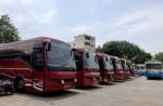 गुरुग्राम बस डिपो में खड़ी वोल्वो बसें।