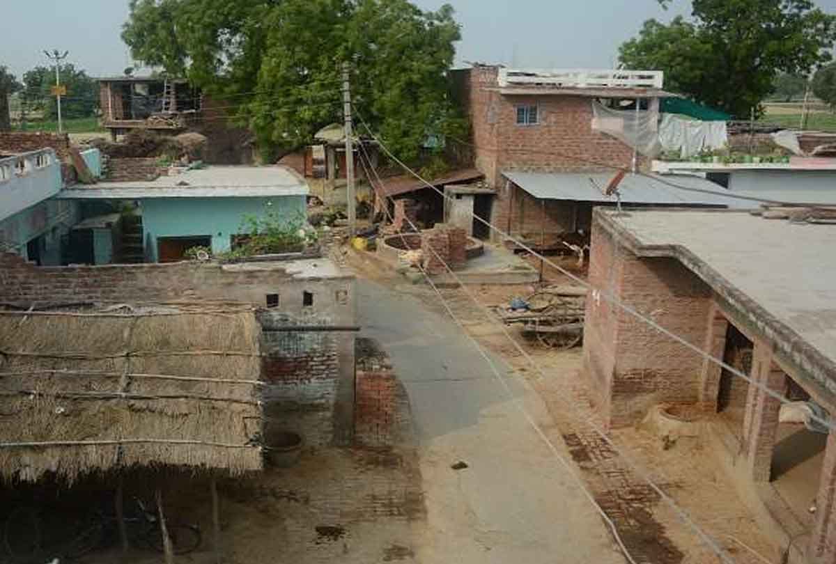 Bikru Panchayat Election: Never used to fight elections in the fear of Vikas Dubey, now the candidates who are going to see the voter list