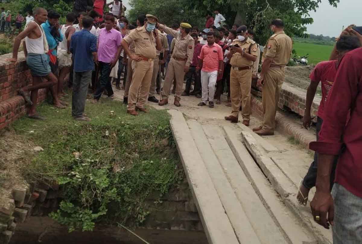 Bike falls into canal, two brothers drowned in hardoi