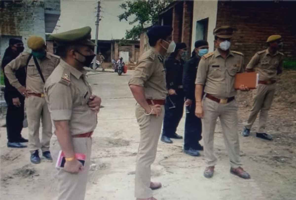 vikas dubey news: Village lurk in house as soon as police arrive