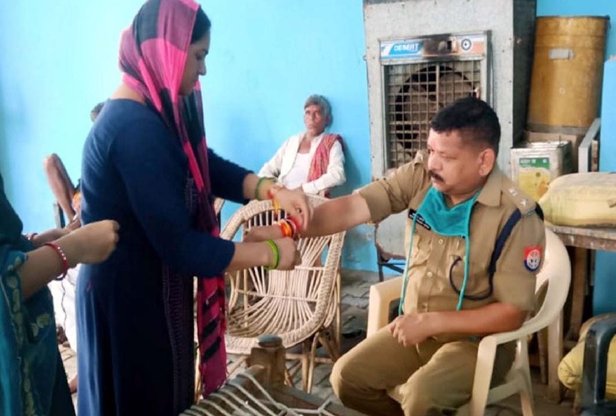 Kasganj Four Murder Case Asp Tied Rakhi From Sister Of Rudra
