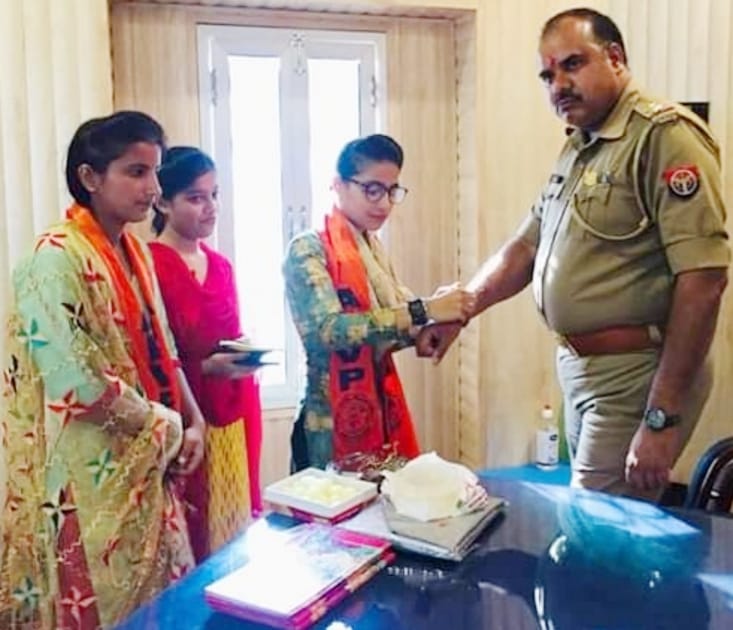 Pledge to protect Rakhi dam to police personnel