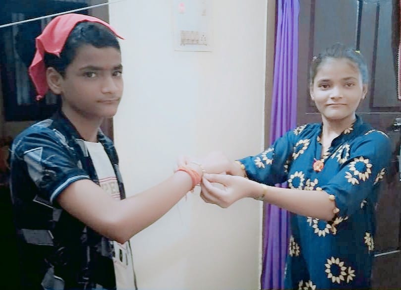 Sisters tied affection on brothers wrist