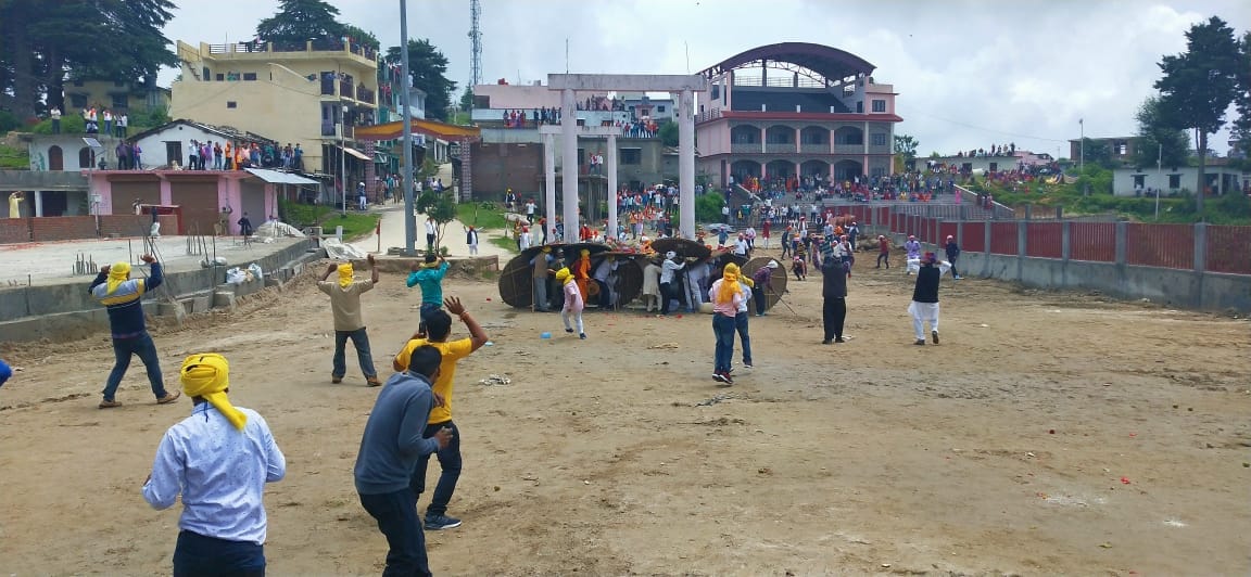 Coronavirus in Uttarakhand : symbolic bagwal mela organised