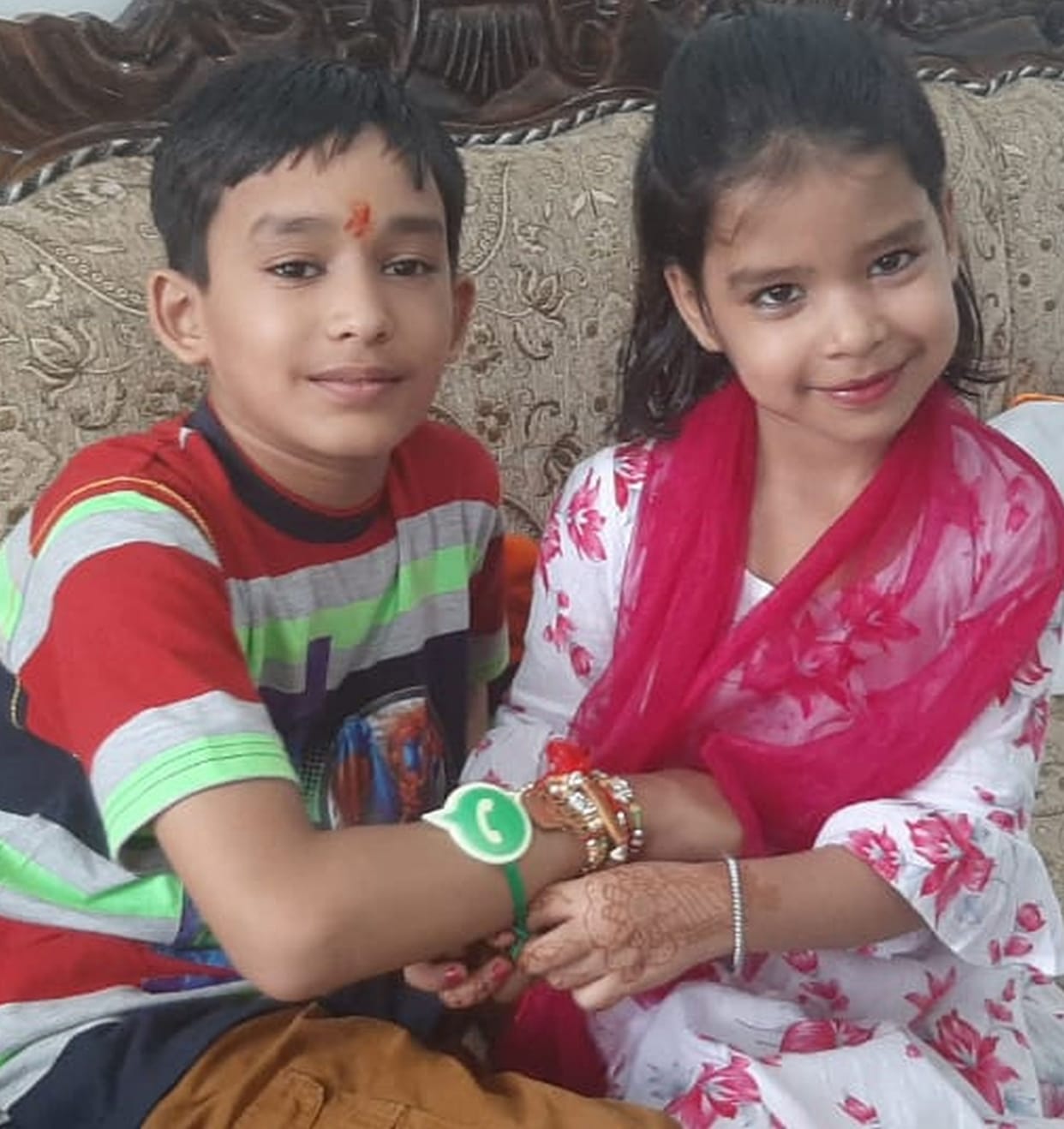 Sisters tied Rakhi on brothers wrist, got gifts