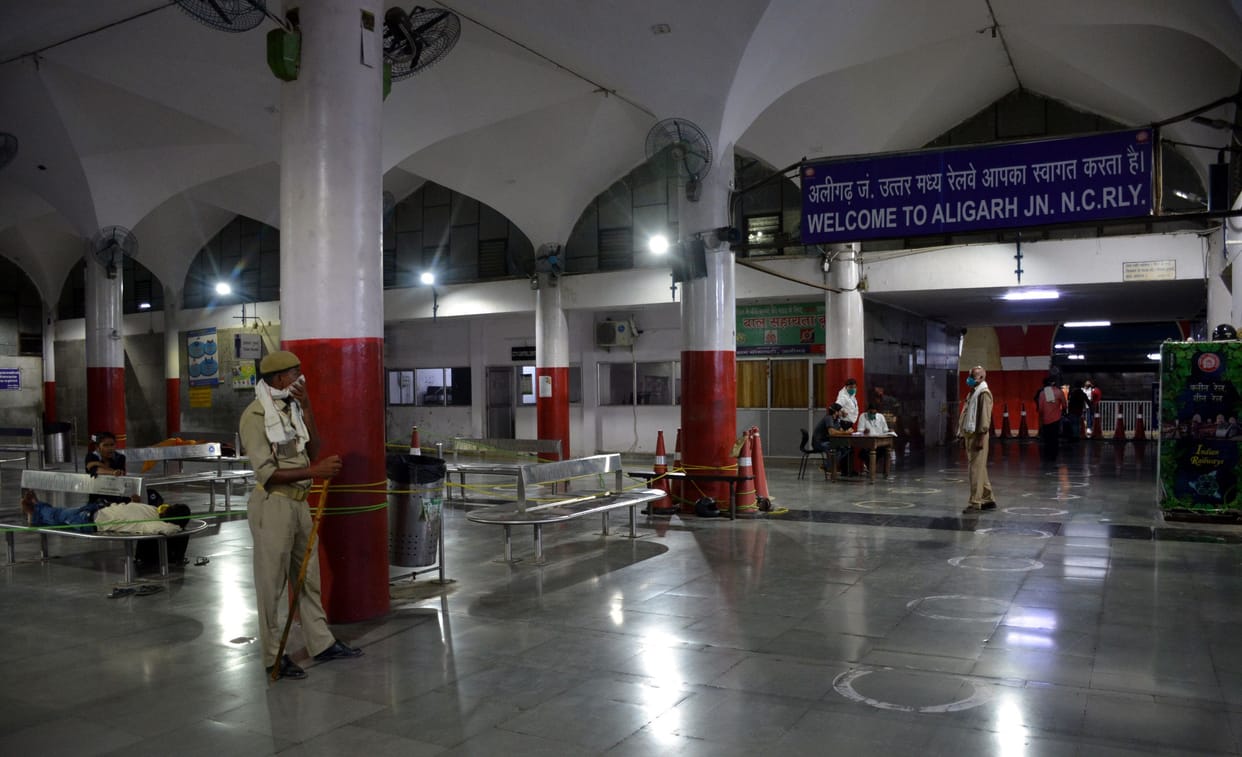 Aligarh:  Silence in night, broken social distancing records in the day
