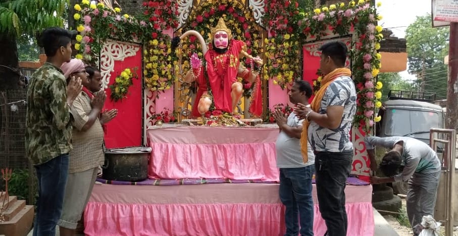 The Mahaviri flag did not turn into a procession, worshiped
