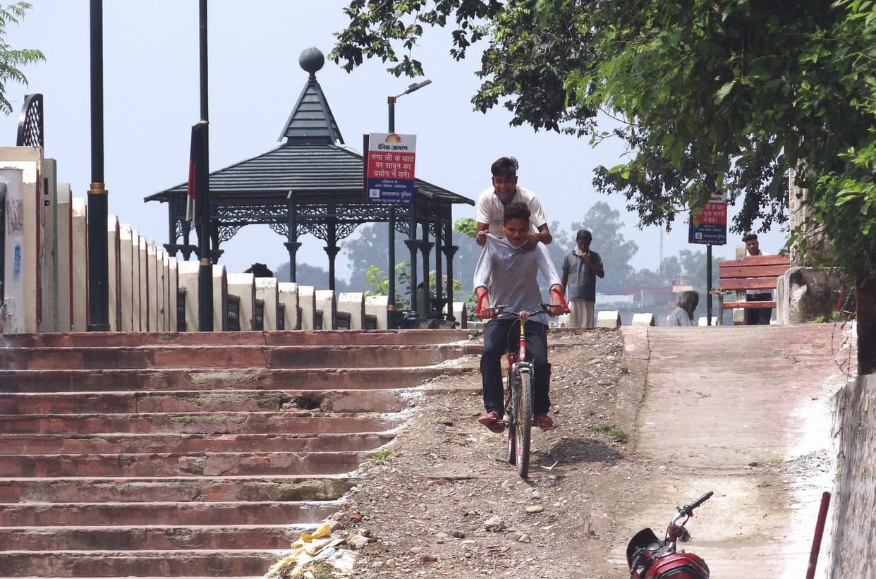 Cycle running on Marine Drive despite the ban