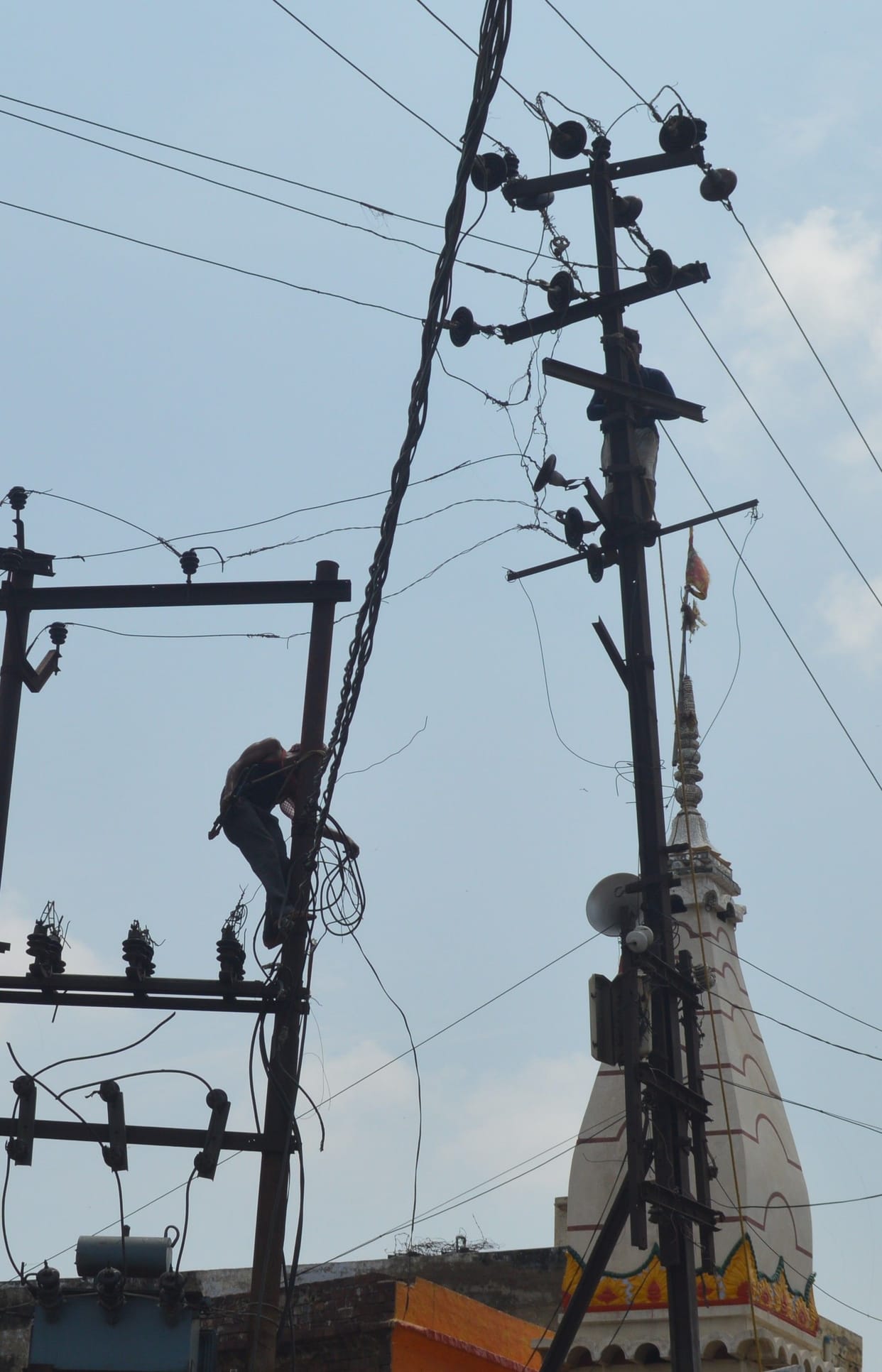 Hathras: Municipality's hard work paid off, transformer shifting started