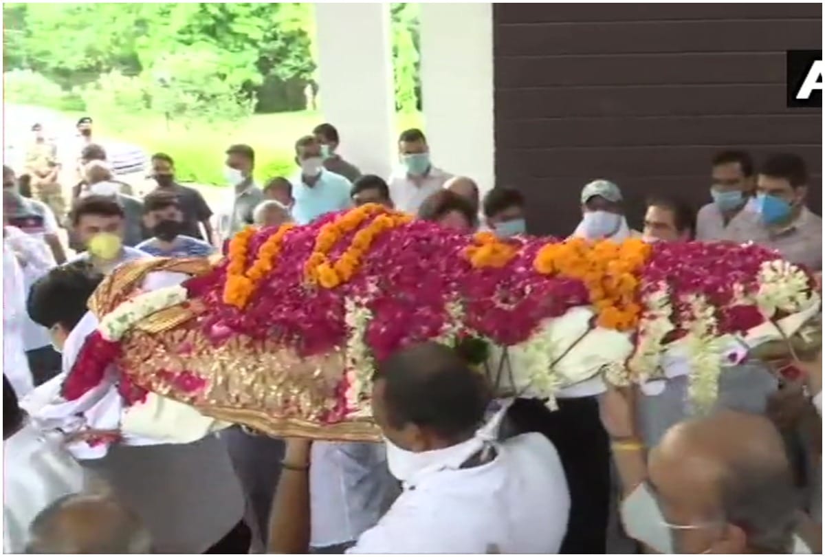 Leaders relatives paid tribute to Amar Singh funeral to be done at Chhatarpur crematorium