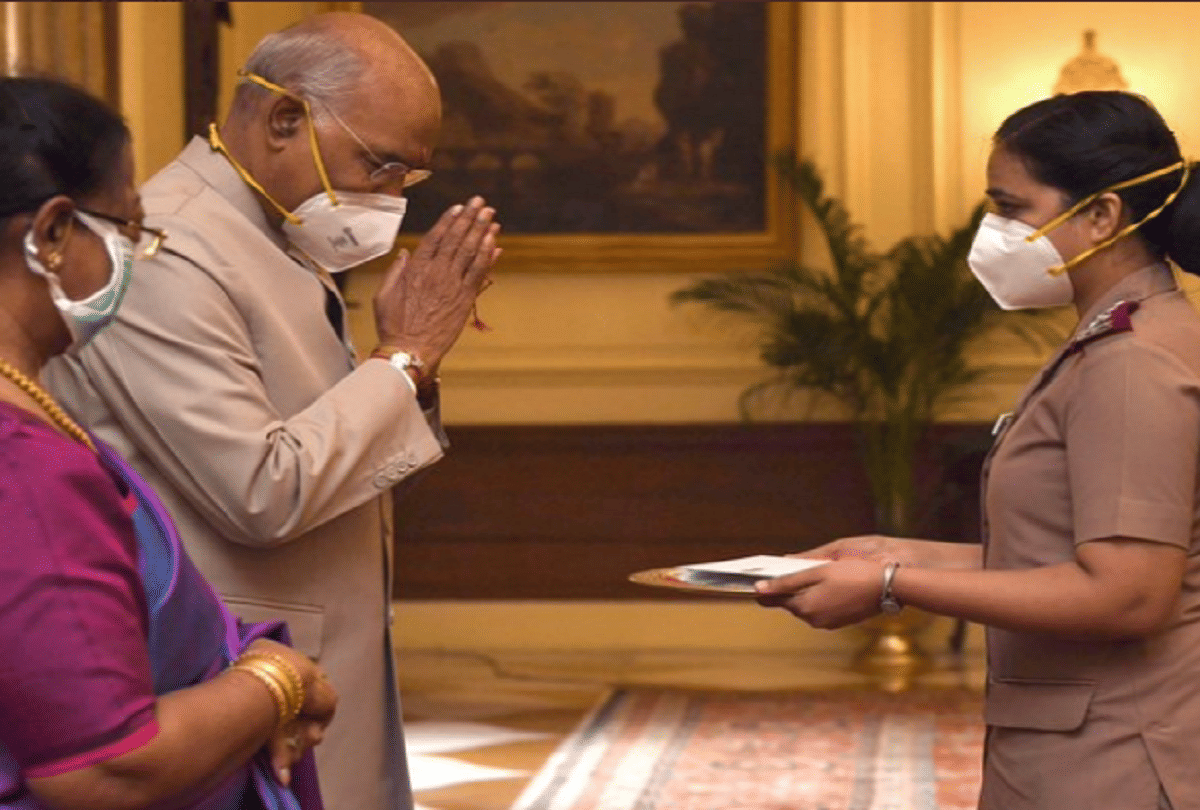President Ramnath Kovind tied Rakhi with nurses, told- One who protects others by putting his life at stake
