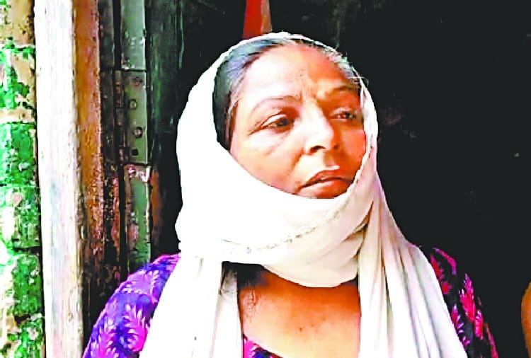 Death of a family's only earner from poisonous liquor in Punjab's Batala