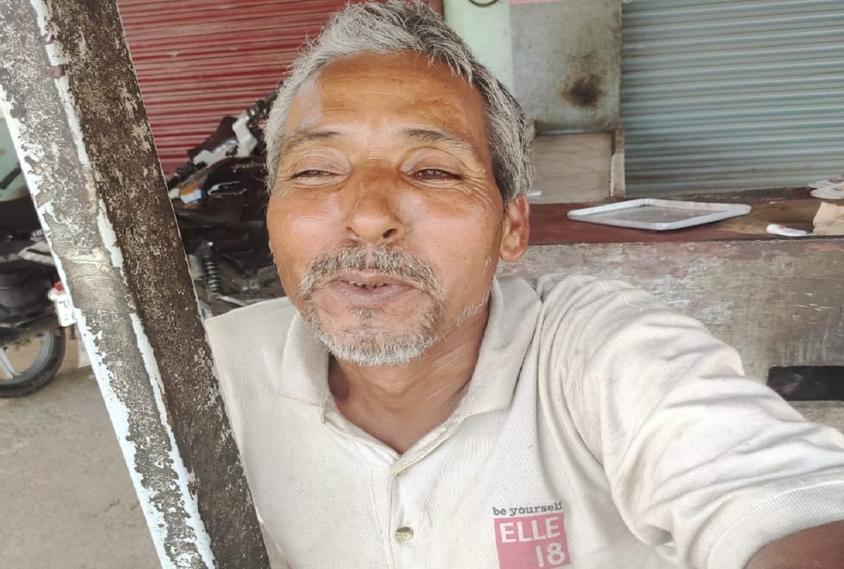 Person missing from Gurgaon met his family after ten years in sant kabir nagar