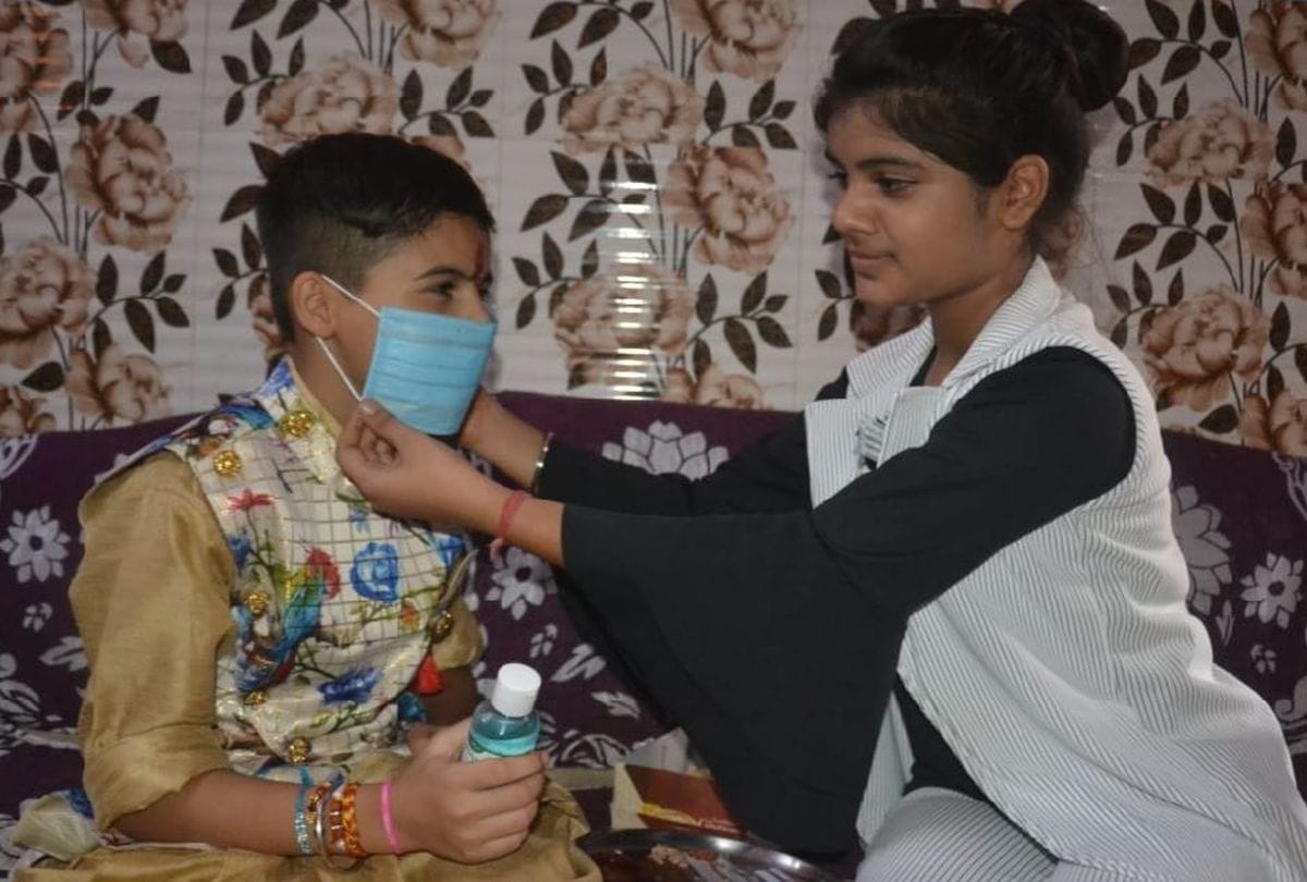 WHO Mask guidelines for children, how to wear face mask to prevent Coronavirus